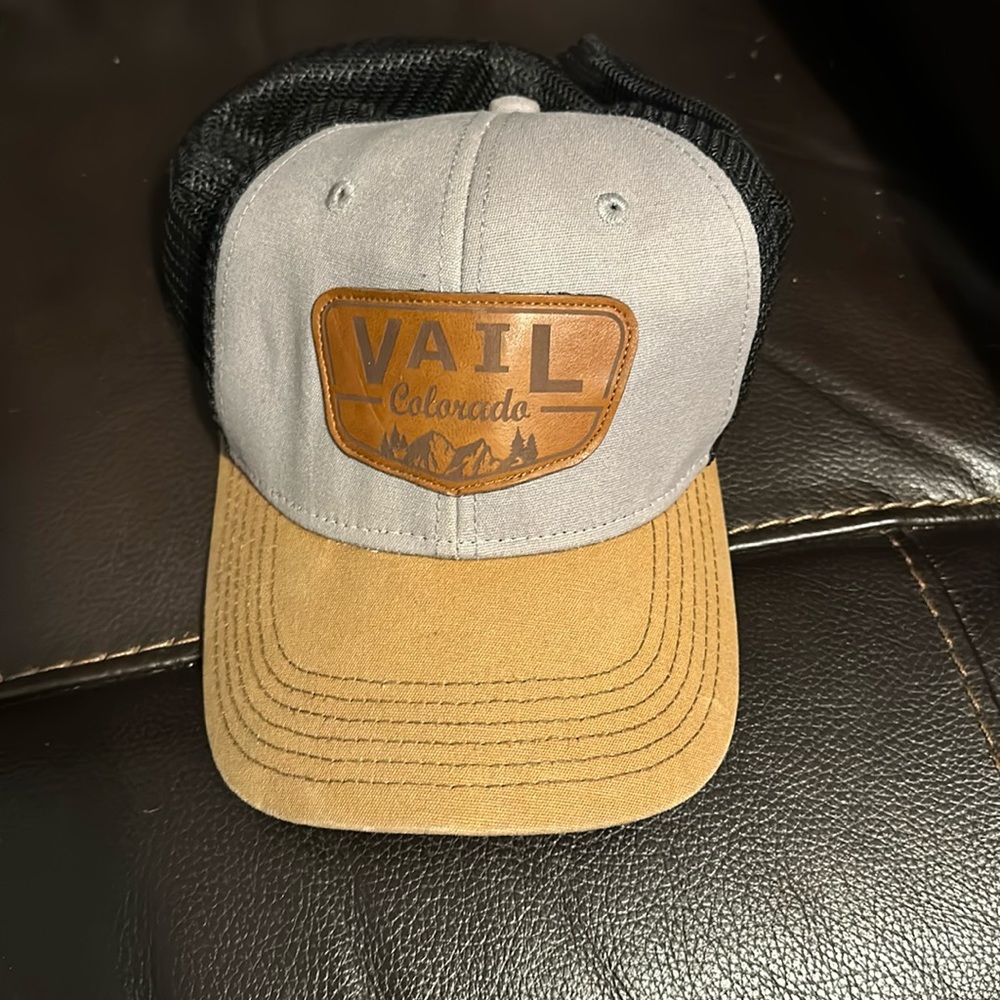 Snap back hat